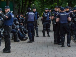 В центре Киева дежурят силовики, взрывотехники и кинологи: причина