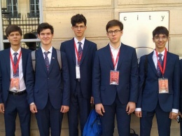 Российские школьники завоевали "золото" на химической олимпиаде во Франции