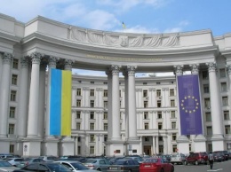 Украина расширяет сеть визовых центров за рубежом