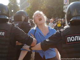 Комментарий: Протесты в Москве - кризис имитационной демократии