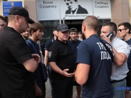 НСЖУ осуждает атаку на Укринформ и призывает наказать нападавших