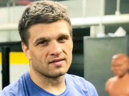 Украинец Деревянченко может сразиться с суперзвездой бокса - СМИ