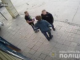 Подросток пошел в магазин и внезапно попал под горячую руку: происшествие в Харьковской области
