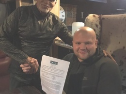 После оглушительного успеха в ЮАР Игорь ХАЛК Шевадзуцкий подписал профессиональный контракт и отправляется в США (фото)