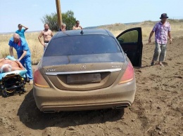 В Одесской области после наезда Mercedes погибли продавец и покупательница бахчевых культур - полиция