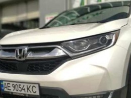 Ночью в Днепре на Победе угнали белую Honda CR-V