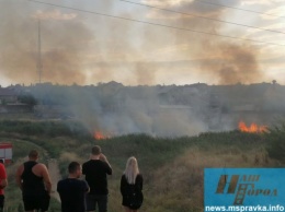 Пожар возле АЗС и жилого сектора в Песчанской балке удалось потушить