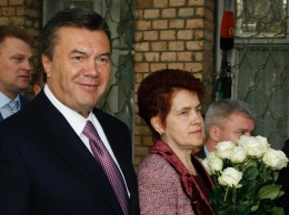 "Батя, я стараюсь": как сейчас живет самая одиозная первая леди Людмила Янукович, фото