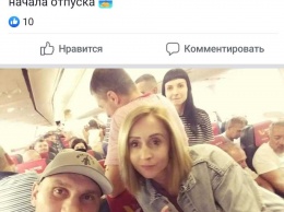 "Хорошее начало отпуска". Кличко утром заметили в самолете, вылетающем из Киева. Фото