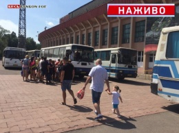 85 лет Криворожстали: гостей праздника доставляли в Марьяновку автобсы-челноки из центра Кривого Рога (видео)