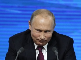 Путин привлек к тушению пожаров секретный отряд, в сети смеются: «А где главный...»