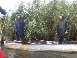 Под Днепром спасатели помогли рыбакам, которых унесло течением