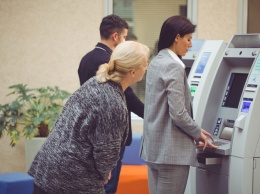 В украинских банках начали зависать деньги из-за перехода на IBAN