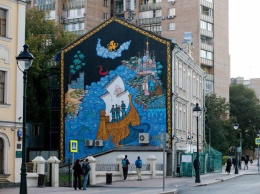 В центре Москвы появилось граффити в палехском стиле, посвященное возвращению Крыма