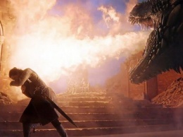 Сценаристы «Игры престолов» раскрыли загадку, почему дракон Дейнерис сжег Железный трон