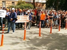 Митингующих металлургов и горняков из Никополя, Марганца и Покрова услышали в столице