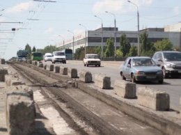 На Коммунальном мосту в Харькове временно меняется схема движения транспорта
