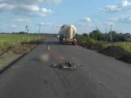 В Харьковской области пьяный велосипедист погиб под колесами грузовика