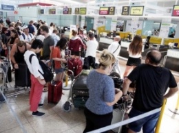 Украинцев предупредили о забастовке в аэропорту Барселоны