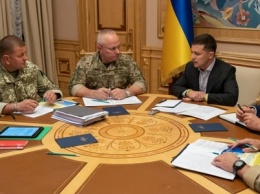 Зеленский срочно собрал военное руководство Украины и поговорил с Путиным: все, что известно