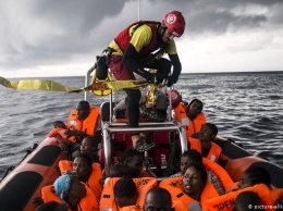 Немецкий эксперт по морскому праву о том, кто отвечает за беженцев в море