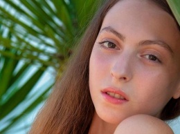 "Переплюнула маму": 14-летняя дочка Оли Поляковой поразила загадочным фото в купальнике