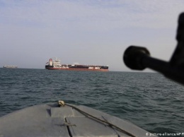 Военные корабли в Ормузском проливе: Лондон - за, Берлин - против