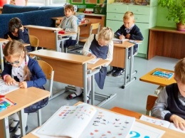 Метеостанция, бассейны и мебель: что купят в школы и садики Киева за 22 миллиона гривен