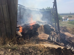 В Новой Одессе дети сожгли сеновал, а почему горел дом в Казанке - полиция разберется (ФОТО)