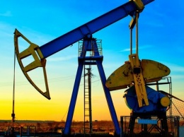 Цены на нефть тянутся к психологически важному уровню - эксперты