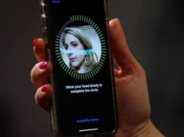 Эксперты обманули Face ID с помощью очков и скотча