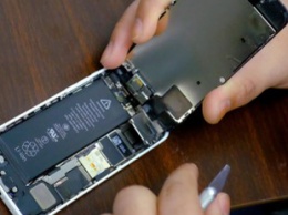 Apple запрещает пользователям менять аккумуляторы iPhone самостоятельно