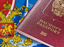 Паспорта РФ в Донбассе: очереди, взятки и недовольства