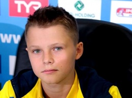13-летний украинец стал самым юным чемпионом Европы в истории прыжков в воду. Видео