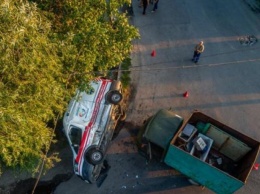 ДТП в Днепре: грузовик влетел в "скорую", пятеро пострадавших