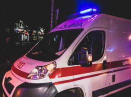 В Бердянске Honda из Днепра снесла 18-летнего парня и скрылась: видео момента аварии