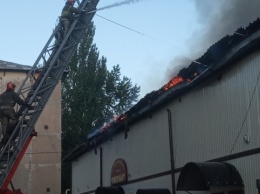 Пожар в спортивно-оздоровительном комплексе в Донецкой области тушили два часа