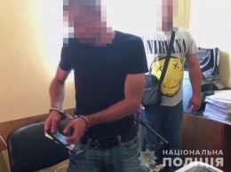 На одесских Черемушках мужчина столкнул с балкона третьего этажа бывшую сожительницу