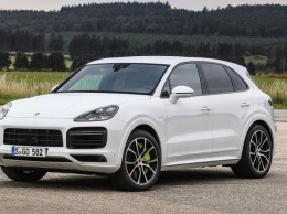 Дебютировал очень мощный гибрид Porsche Cayenne