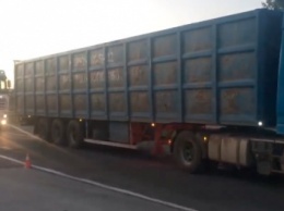 Патрульная полиция пропустила грузовики со щебнем в Николаев без взвешивания