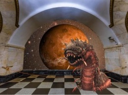 Слизистый червь с Венеры: Космический жрун высадился в метро Москвы