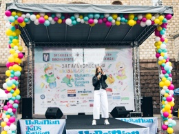 В центре Киева стартовала школьная ярмарка: сколько стоит собрать ребенка в школу