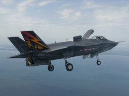 Япония закупит у США 42 истребителя-невидимки F-35В