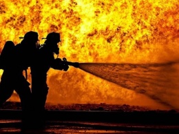 Ночью спасатели тушили сильный пожар: подробности