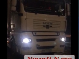 Николаевских водителей пытались «обложить данью» на ГВК в Херсоне