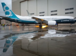 Авиакомпании начали продавать билеты на запрещенные Boeing 737 Max - СМИ