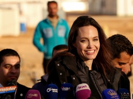 СМИ сообщили об экономии Анджелины Джоли на детях