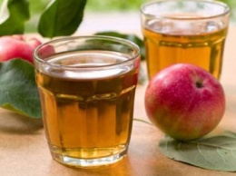 Диетолог предостерегла о вредных свойствах яблочного сока