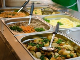 Еще несколько школ Днепропетровщины присоединились к новому формату питания: чем будут кормить детей