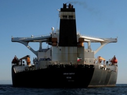Греция закрыла порт для иранского танкера, который подозревают в контрабанде нефти в Сирию